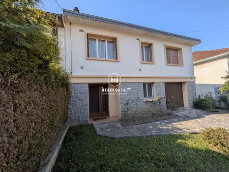 maison 4 chambres sur sous-sol complet avec jardin  secteur beau