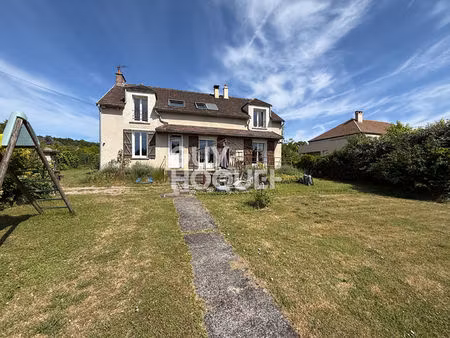 maison familiale d'environ 170m2 à proximité de montigny sur loing avec 6 chambres sur une