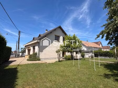 maison avec vie de plain-pied  4 chambres.