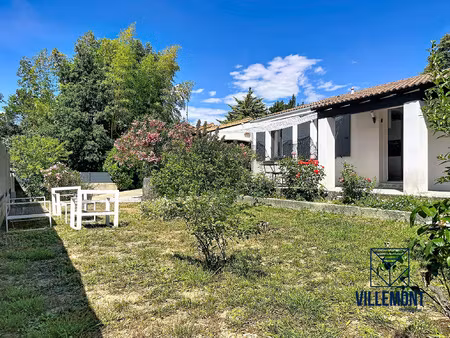 saint christol  maison de plain-pied  jardin  garage