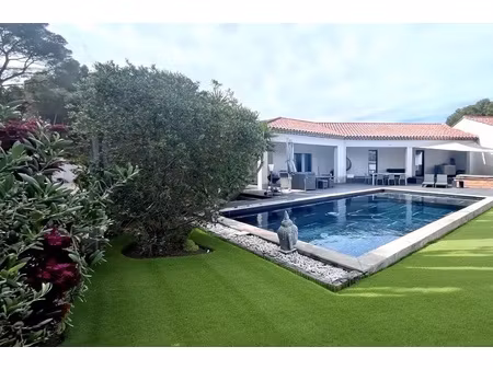 tres belle villa de 200 m2 avec piscine et garage a ventabre