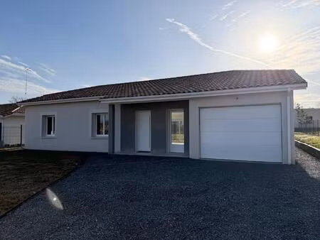 maison neuve  idéalement située à casteljaloux