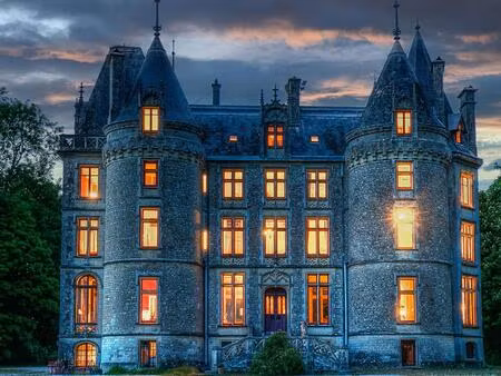 château  manoir et domaine foncier d’environ 82 hectares