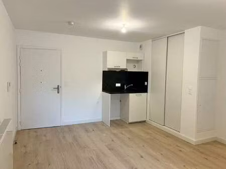 location appartement 2 pièces à angers centre (49000) : à louer 2 pièces / 43m² angers cen