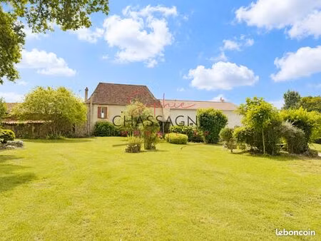 propriété 8 pièces 275 m²