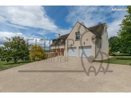 propriété 6 pièces 214 m²