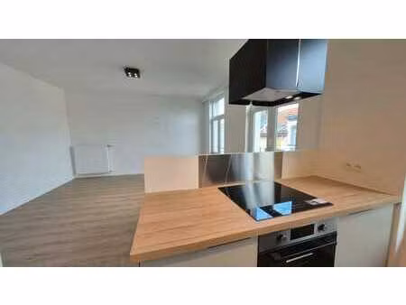 à louer - appartement lumineux 2 chambres rénové