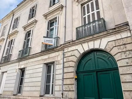 immeuble 21 pièces 402 m²
