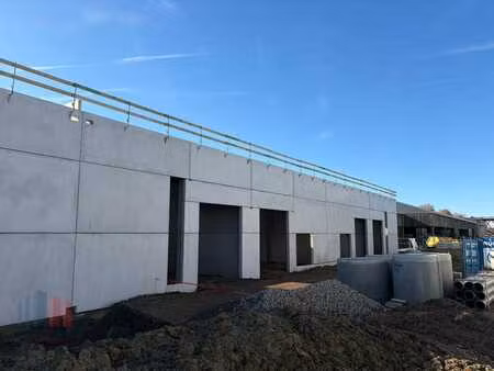unités pme neuves de 216 m² avec mezzanine de 70 m²  empl...