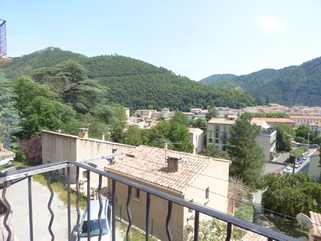 en location à digne-les-bains : appartement avec 3 pièces