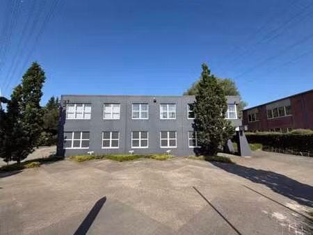 520 m² bureaux & 1.030 m² d’entrepôt à schelle