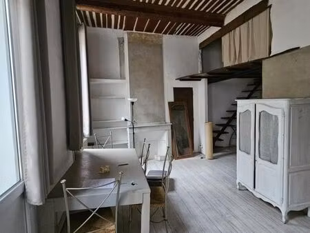 joli et grand studio lumineux