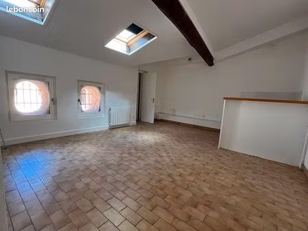 studio 1 pièce 28 m²