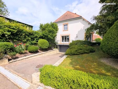 maison 6 pièces 230 m²