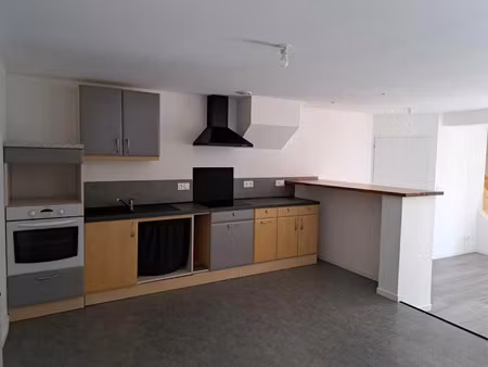location maison 4 pièces 91 m² à le pont-de-beauvoisin (73330)  800 €