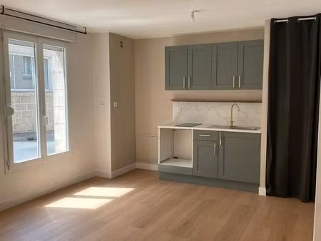 logement 1 chambre proche du lycée robert d'arbrissel