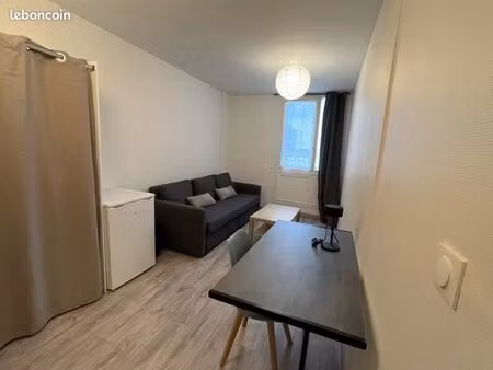 chambre 1 pièce 85 m²