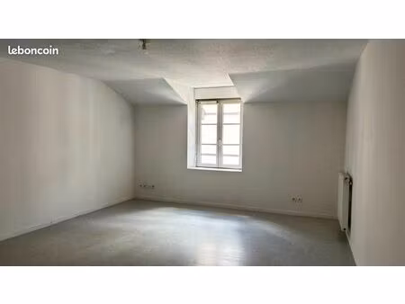 appartement 2 pièces 64 m²