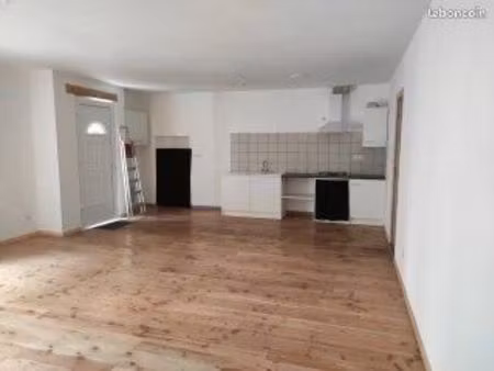 ​bel appartement t3 de 90 m² en rez-de-chaussée – secteur calme avec parking a louer