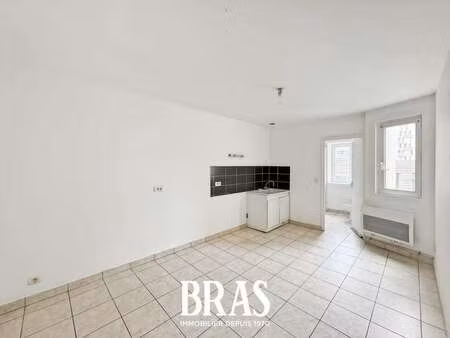 location appartement 2 pièces à nantes île de nantes (44000) : à louer 2 pièces / 34m² nan