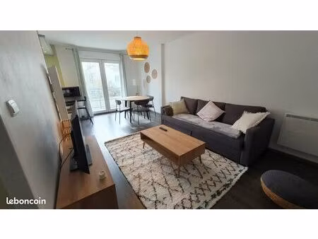 t2 meublé 46 m² - balcon - parking - quartier gare / st donatien-coulmiers / jardin des pl