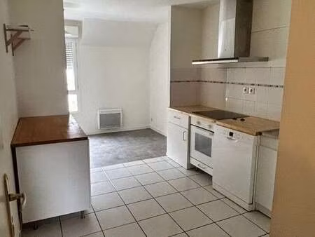 location appartement 4 pièces à quimper (29000) : à louer 4 pièces / 85m² quimper
