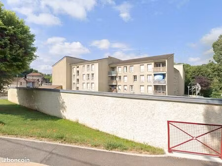 appartement 1 pièce 57 m²