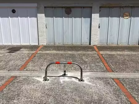place de parking extérieur - port de plaisance