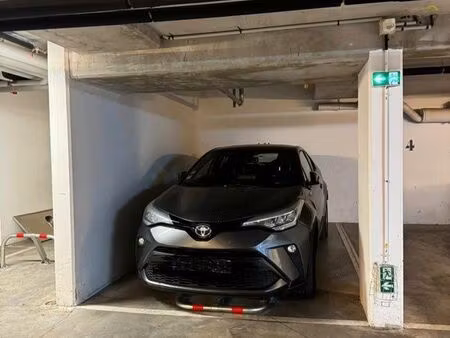 place de parking souterrain