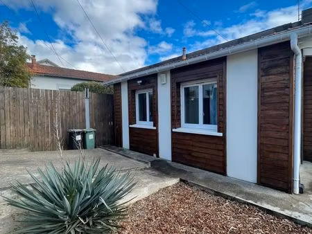 maison t3/t4 de 56 m2- jardin - cabanon - parking - disponible 1 juillet 2026