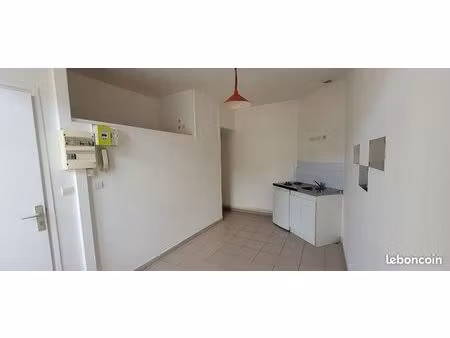 appartement entierement renove 16 m2 prox tramway