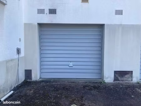 box ferme extérieur à louer