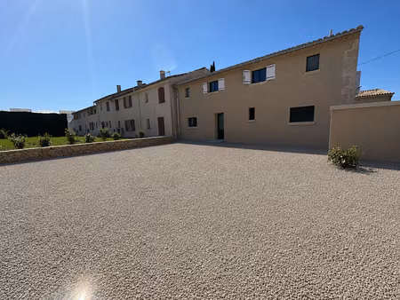 location maison 4 pièces 96 m² à mallemort (13370)  1 700 €