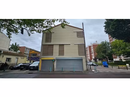 location locaux professionnels 80 m² à l'ile-saint-denis (93450)  1 800 €