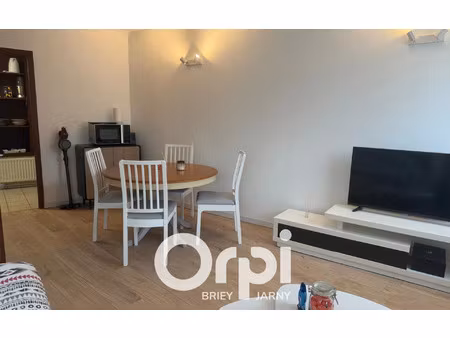 location appartement  m² t-2 à briey  380 €
