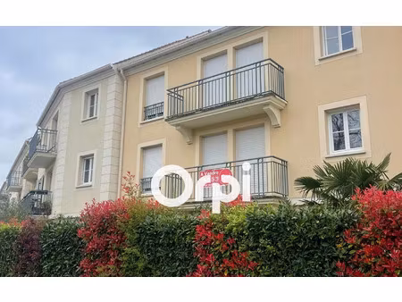 location appartement  m² t-2 à melun  805 €
