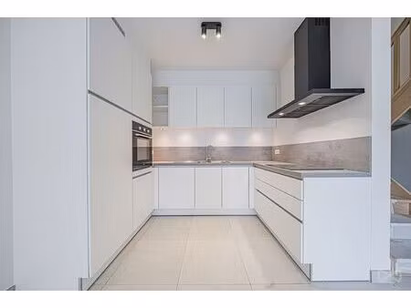 duplex à louer à avenue georges rodenbach 61 schaerbeek (vbe34293)