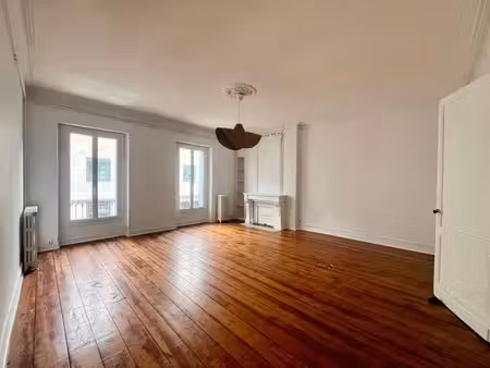 location appartement 5 pièces 85 m² à bordeaux (33800)