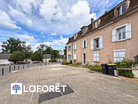 duplex dernier etage 7 minutes tramway t12 appartement 2 pièces