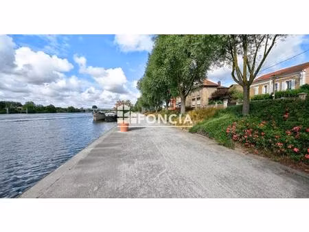 studio sur les bords de seine