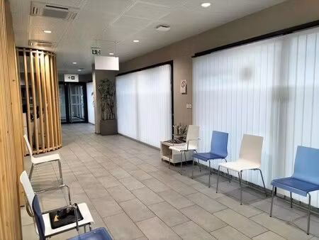 location local d’activités arbent 01000 294m²
