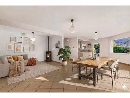 maison lumineuse : 168m2 au sol  6 chambres  3 sdb sur 840m² de jardin au calme parfait !