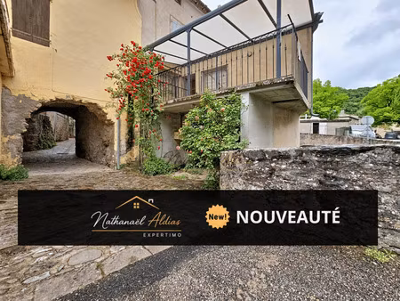 maison avec garage et terrasse à rénover
