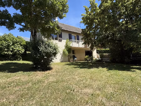 pavillon situé sur les hauteurs d'espalion