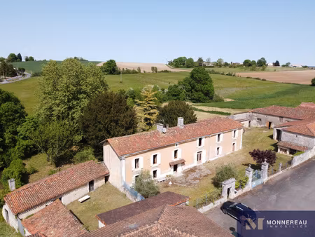 ancienne ferme nombreuses dépendances sources et lavoir
