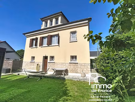 a vendre maison familiale 5 pièces avec jardin