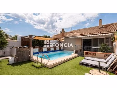 maison entièrement rénovée avec piscine