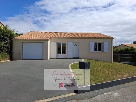a vendre en exclusivité à la flocellière  sèvremont  maison de 75 m2 avec 2 chambres sur u