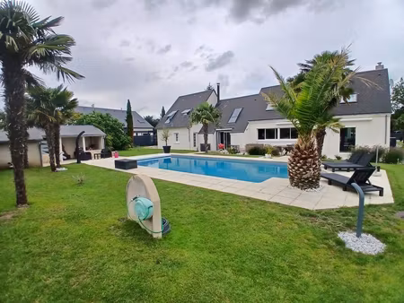 magnifique contemporaine avec piscine chauffée et prestations haut de gamme aux portes du 