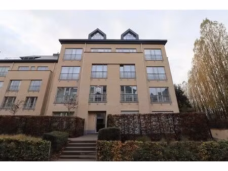 appartement à louer avec terrasse et 2 chambres   woluwe-saint-lambert (vbe34316)